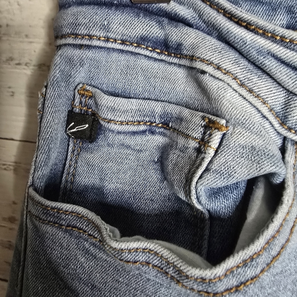 KanCan Women's Light Wash Skinny Jeans Size 5/26 - Picture 2 of 5